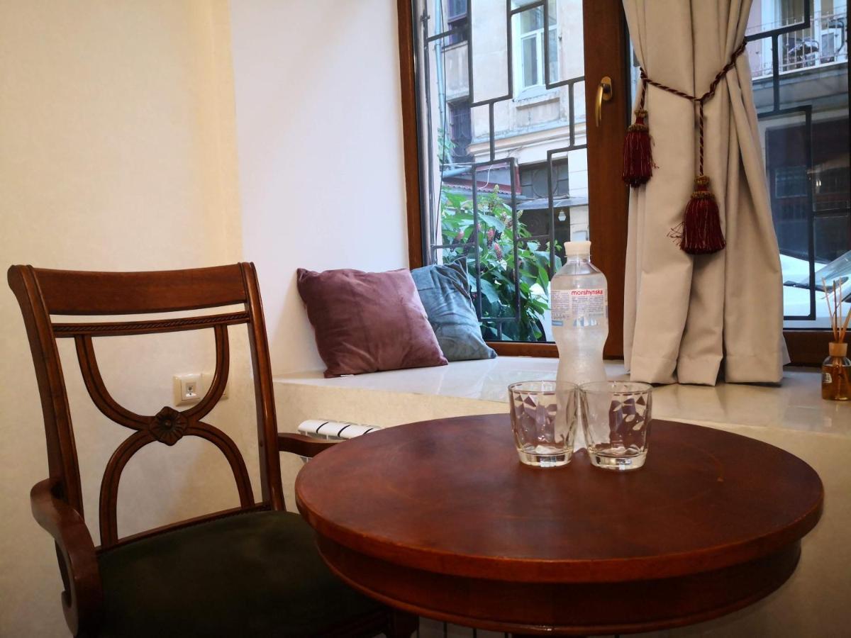Затишні Апартаменти, Вулиця Дерибасівська, 13 Odesa Exterior foto