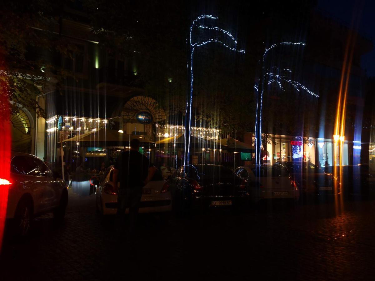 Затишні Апартаменти, Вулиця Дерибасівська, 13 Odesa Exterior foto