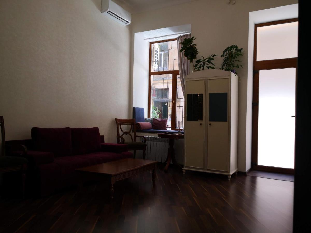 Затишні Апартаменти, Вулиця Дерибасівська, 13 Odesa Exterior foto
