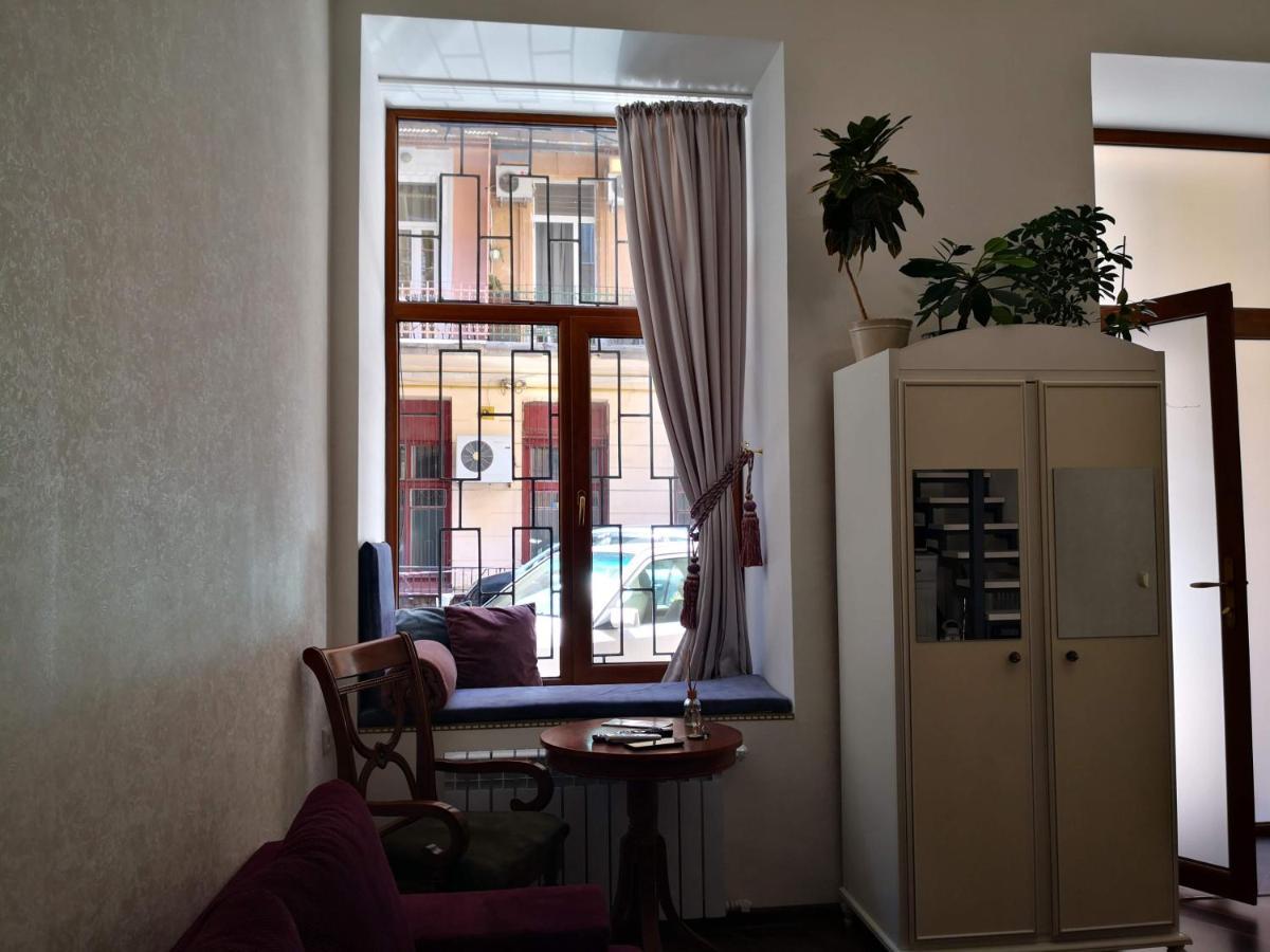 Затишні Апартаменти, Вулиця Дерибасівська, 13 Odesa Exterior foto